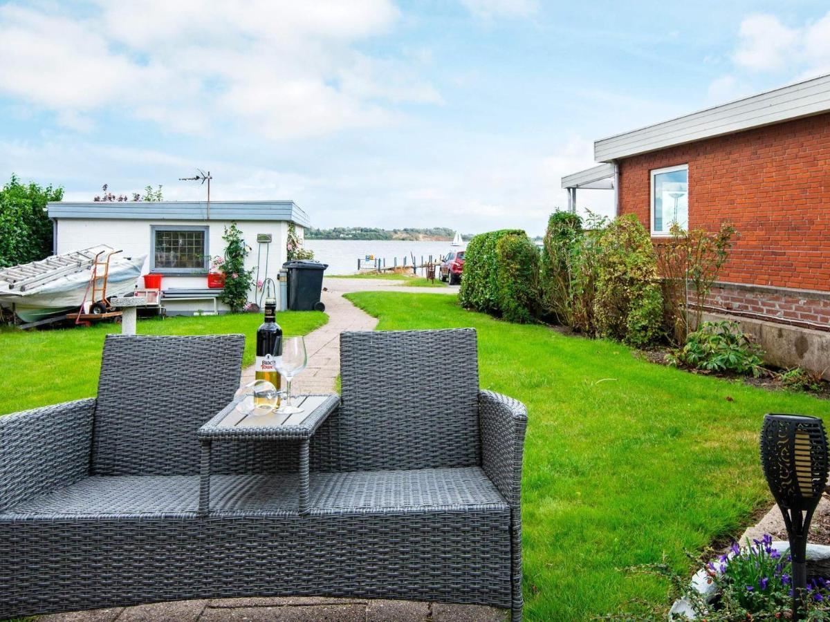 2 Person Holiday Home In Gr Sten Gråsten Kültér fotó
